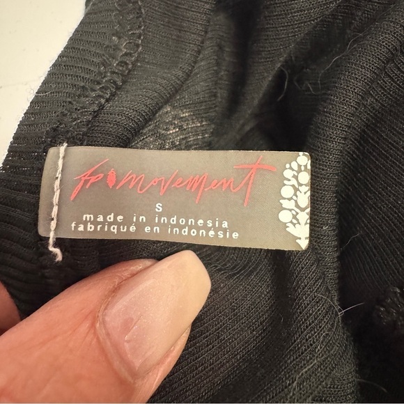 FP Movement by Free People Black Cropped Tank Top Small NWT - Picture 9 of 9